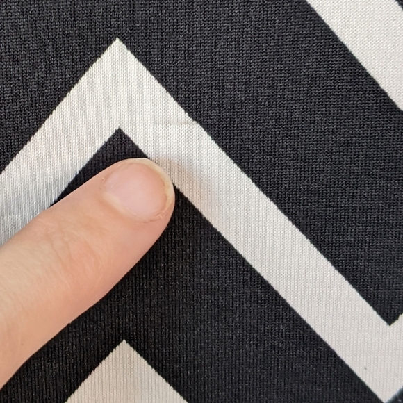 black & off white chevron pattern long sleeve dress, xs - Picture 11 of 12